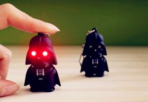 MÓC KHÓA STAR WAR DARTH VADER CÓ ĐÈN LED VÀ ÂM THANH