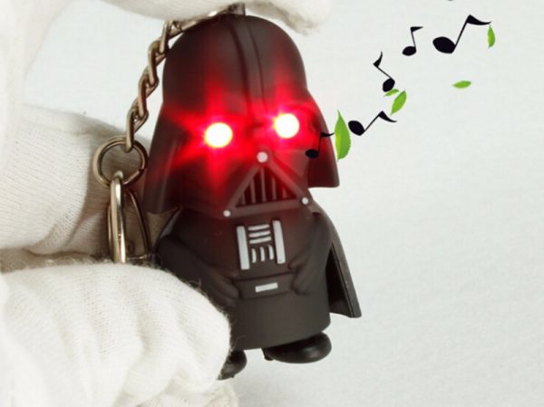 MÓC KHÓA STAR WAR DARTH VADER CÓ ĐÈN LED VÀ ÂM THANH