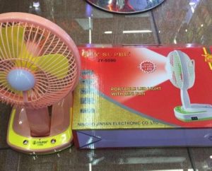 QUẠT 3 CÁNH SIÊU MÁT CÓ ĐÈN SẠC ĐIỆN 220V JY5590