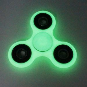 Con quay 3 cánh HAND SPINNER FIDGET TOY dạ quang