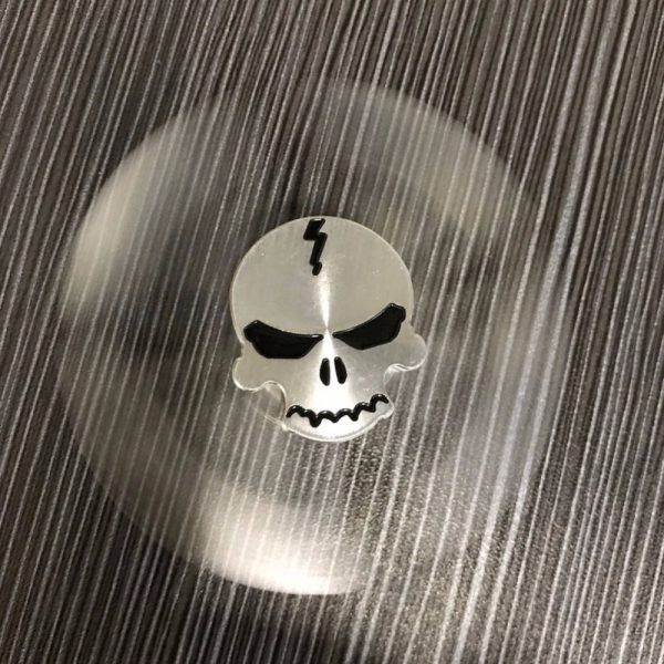 Con quay 4 cánh đầu lâu Hand Spinner Skull