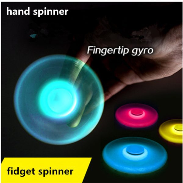 Con quay ba cánh HAND SPINNER FIDGET dạ quang mới