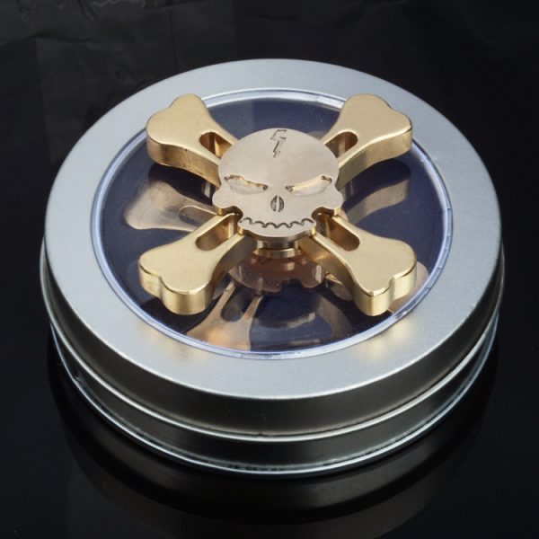 Con quay 4 cánh đầu lâu Hand Spinner Skull