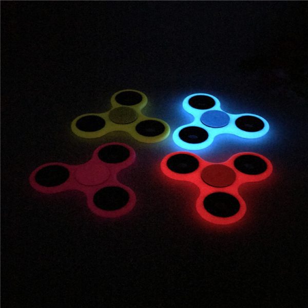 Con quay ba cánh HAND SPINNER FIDGET dạ quang mới