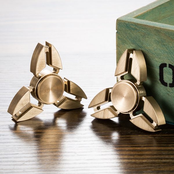 Con quay ba cánh Austim Torqbar hand spinner fidget