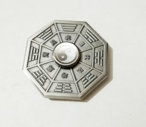 Con quay bát quái Bagua hand spinner