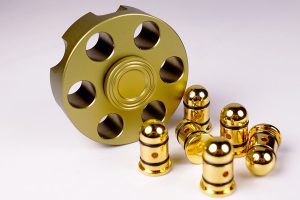 Con quay hộp đạn ổ xoay Revolver Bullet Spinner
