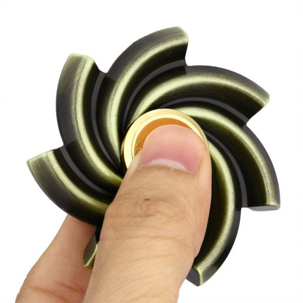 Con quay 7 cánh lốc xoáy tornado hand spinner