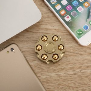 Con quay hộp đạn ổ xoay Revolver Bullet Spinner