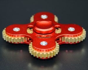 Con quay đồng 4 cánh bánh răng gear hand spinner