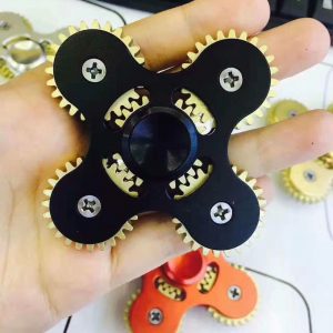 Con quay đồng 4 cánh bánh răng gear hand spinner