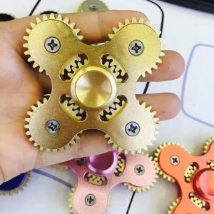 Con quay đồng 4 cánh bánh răng gear hand spinner