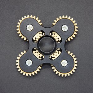 Con quay đồng 4 cánh bánh răng gear hand spinner