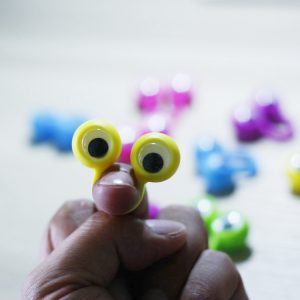 4 Nhẫn đôi mắt rối ngón tay Quack Googly Eye Finger Puppets