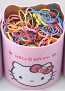 Hộp Thiếc 1000 Dây Thun Buộc Cột Tóc Hello Kitty Cho Bé