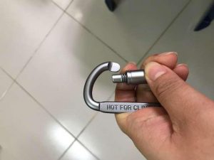 Móc Khóa Nhôm Đa Năng Đi Phượt Carabiner Chữ D Khoá Xoay 8cm