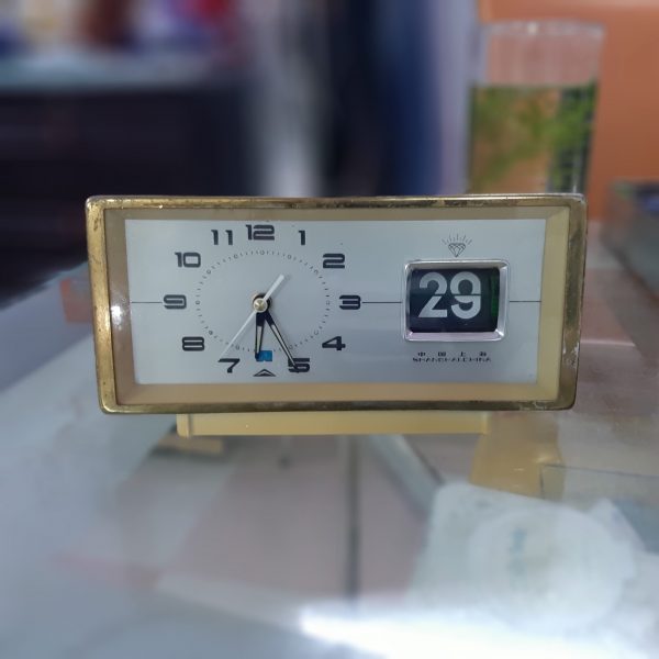 Đồng hồ cơ cót diamond clock có lịch mặt nhôm số nổi 9505