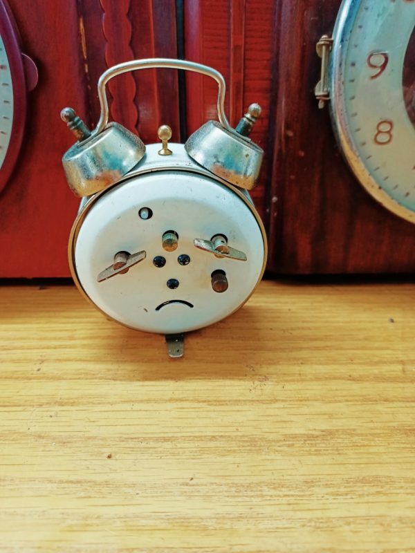 ĐỒNG HỒ BÁO THỨC HAI CHUÔNG CƠ MÁY 9704 KIM CƯƠNG