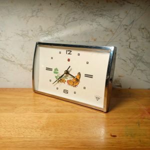 ĐỒNG HỒ BÁO THỨC THƯỢNG HẢI GÀ MÁI NUÔI CON MÁY ĐỒNG 8615 XƯA