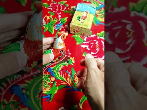 Tiếng ‘lạch cạch’ phát ra  từ chú 🐔 quen thuộc kỷ niệm xưa vẫn còn nguyên vẹn #vintagetoyshop